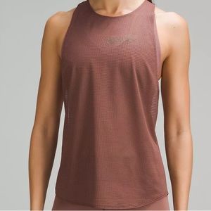 lululemon lab Grid Mesh Training Tank Top
Graphic